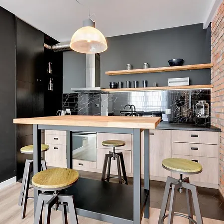 The Skyway Old Town Apartment
